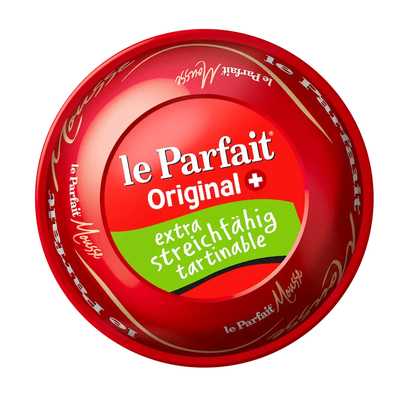 Ospelt Le Parfait rot Original Mousse, cremige Schokoladenmousse in einer Schale, detailreiche Nahaufnahme