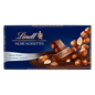 Dunkle Lindt & Sprüngli Nuss Schokolade mit Haselnüssen, glänzende Verpackung, Nahaufnahme der Schokoladentafel